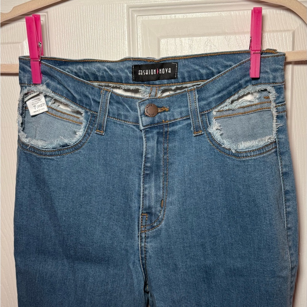 FASHION NOVA cut out jeans - size 7
